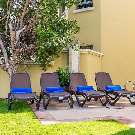 Chic 4Br Villa With Assistant Room And Private Pool On Palm Jumeirah By Deluxe Holiday Homes Dubaj Zewnętrze zdjęcie
