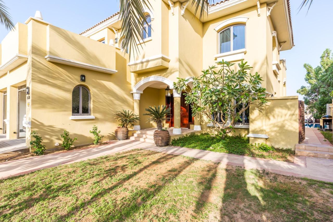 Chic 4Br Villa With Assistant Room And Private Pool On Palm Jumeirah By Deluxe Holiday Homes Dubaj Zewnętrze zdjęcie