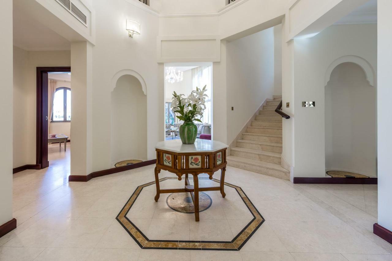 Chic 4Br Villa With Assistant Room And Private Pool On Palm Jumeirah By Deluxe Holiday Homes Dubaj Zewnętrze zdjęcie