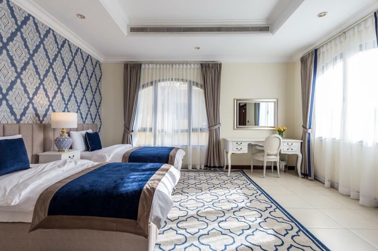 Chic 4Br Villa With Assistant Room And Private Pool On Palm Jumeirah By Deluxe Holiday Homes Dubaj Zewnętrze zdjęcie