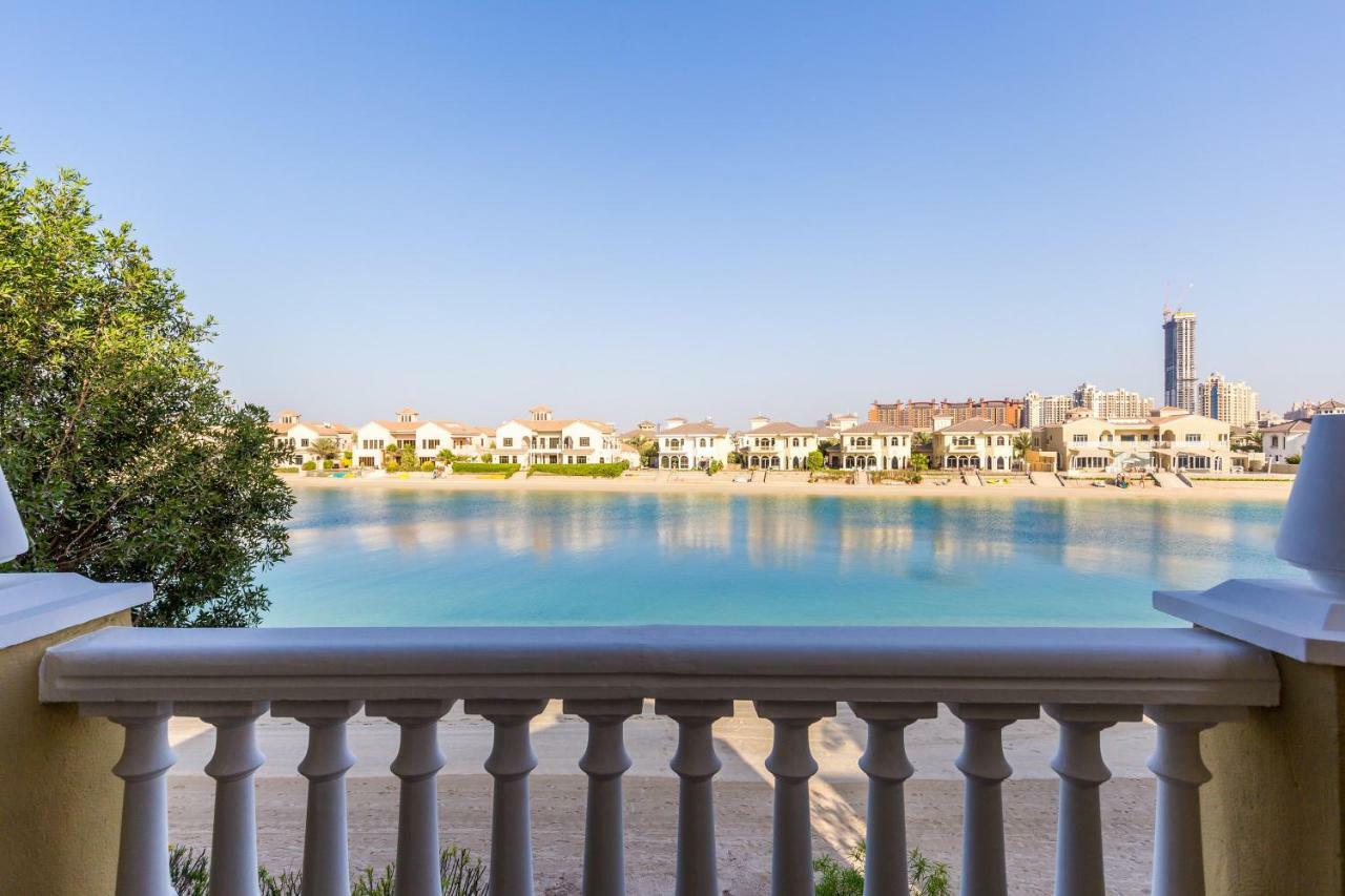Chic 4Br Villa With Assistant Room And Private Pool On Palm Jumeirah By Deluxe Holiday Homes Dubaj Zewnętrze zdjęcie