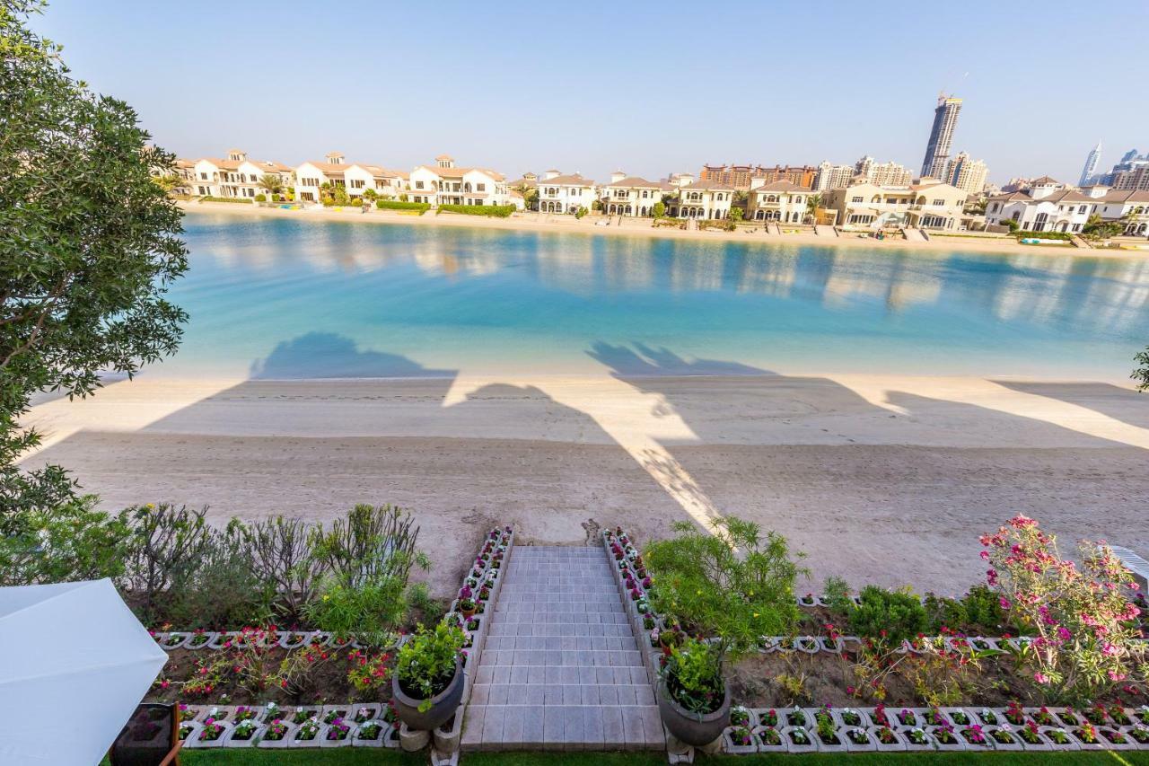 Chic 4Br Villa With Assistant Room And Private Pool On Palm Jumeirah By Deluxe Holiday Homes Dubaj Zewnętrze zdjęcie
